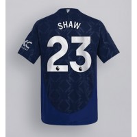 Camisa de Futebol Manchester United Luke Shaw #23 Equipamento Secundário 2024-25 Manga Curta